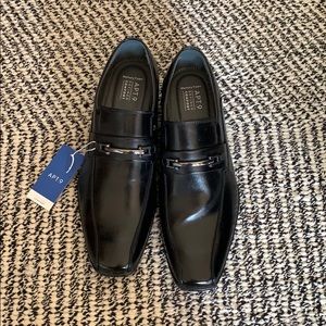 NWT Men’s Black Loafers Size 12
